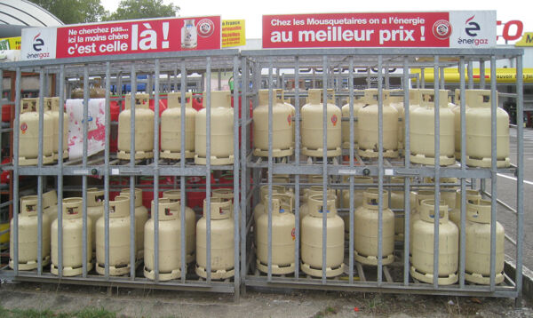 Bouteilles gaz marques MDD grandes surfaces vendues en supermarchés