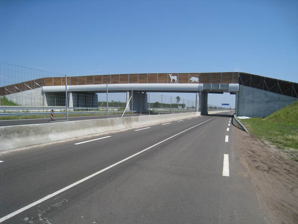 autoroute-a64-vide-sans-circulation-confinement.jpg