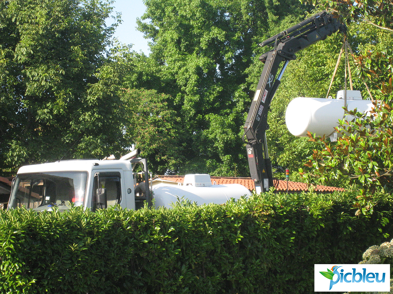 Camion de livraison de citerne de gaz propane.jpg