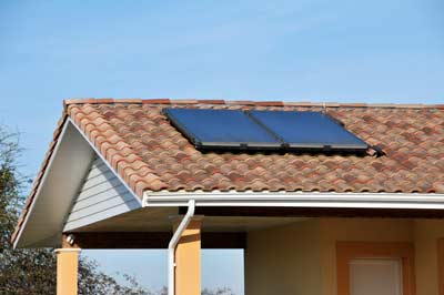 capteurs-solaires-toit-habitation-particuliers