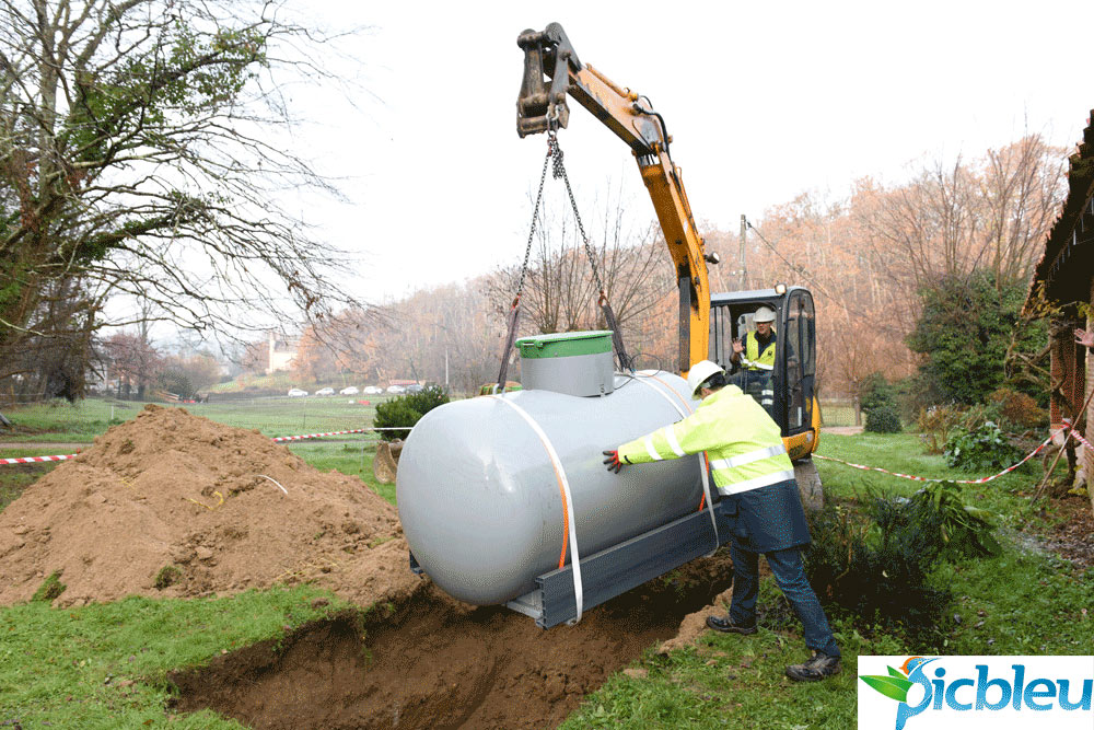 mise-en-place-citerne-gaz-propane-enterree-2-techniciens