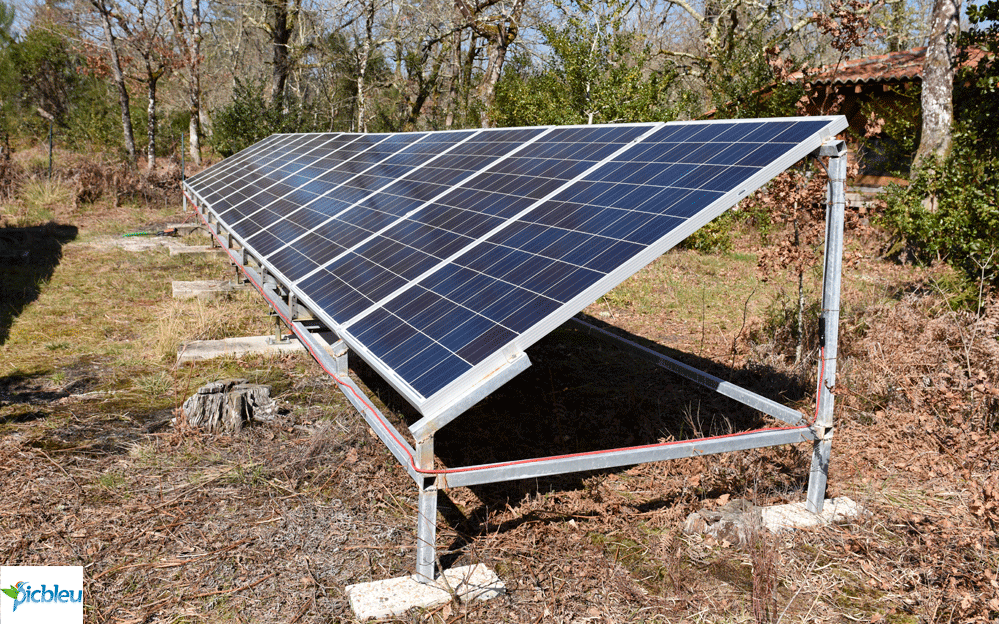 panneaux-photovoltaïques-posés-au-sol-châssis-forêt-Landaise