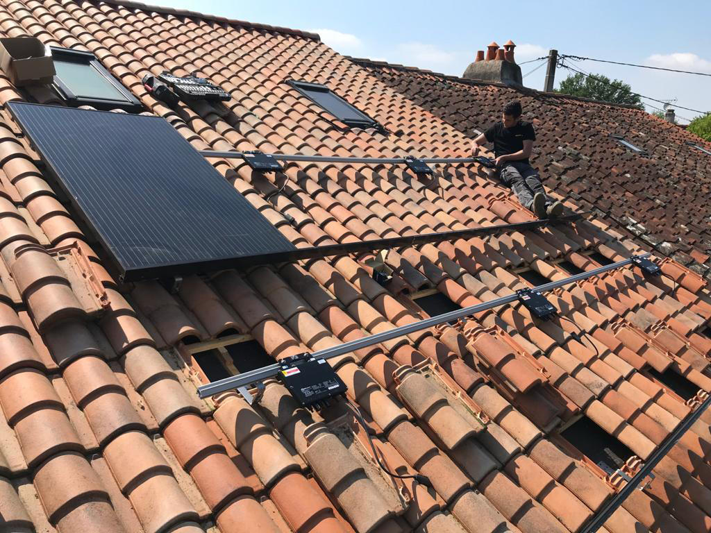 Azelec 33 installation de panneaux photovoltaïques sur toit